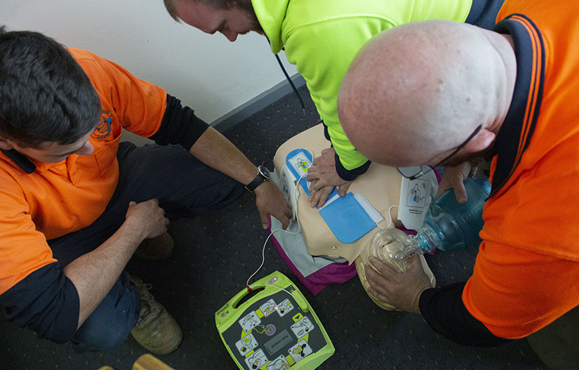 AED training | Professional Diving Services