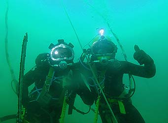 Divers with Chainsaw